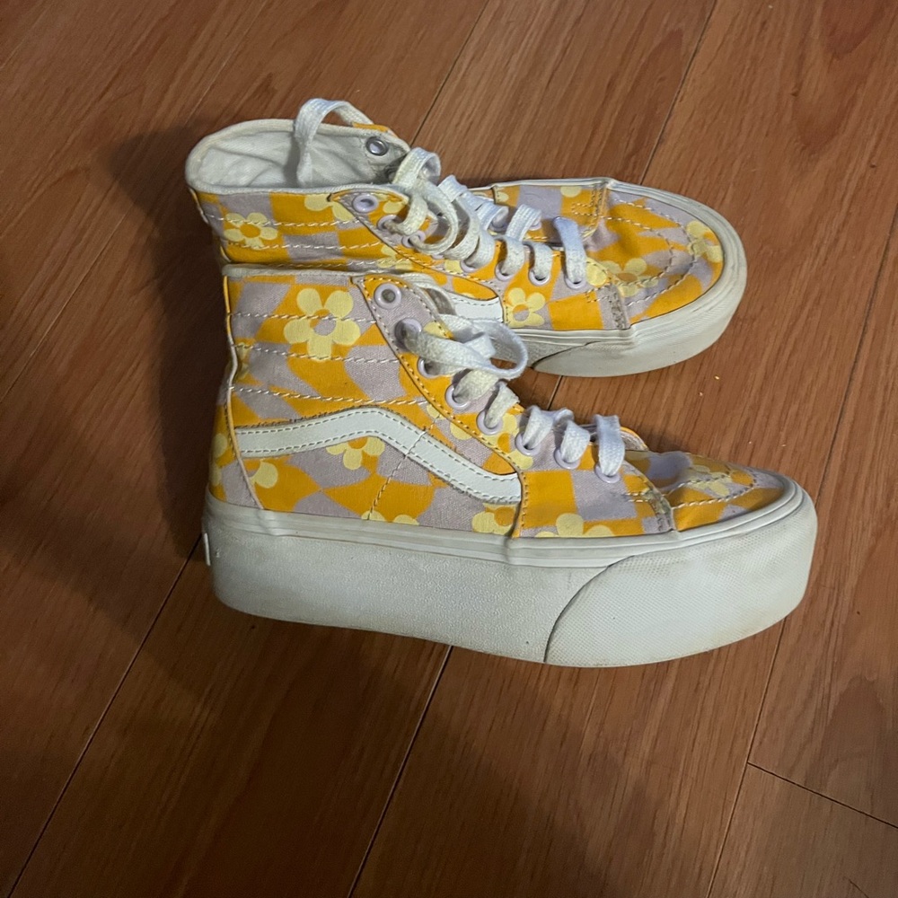 Women’s Ditzy Floral Platform Vans